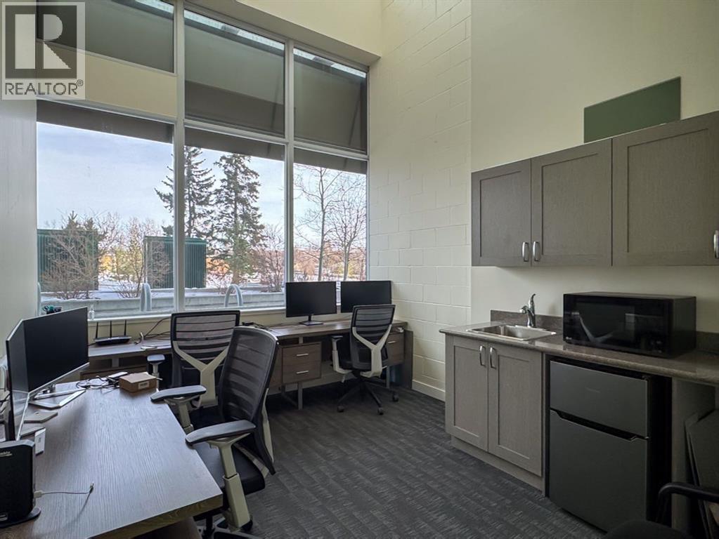 605, 30 Brentwood Common NW, Calgary, Alberta  T2L 2L8 - Photo 29 - A2290722