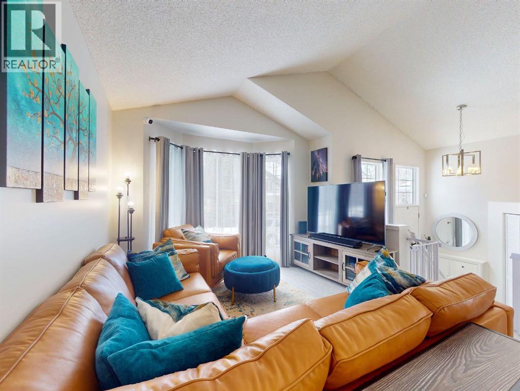 87 Hidden Green Nw, Calgary, Alberta  T3K 5K7 - Photo 13 - A2297562