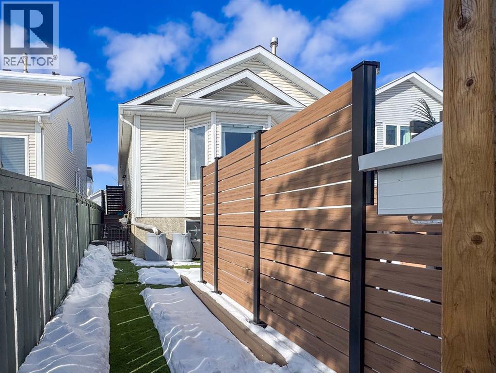 87 Hidden Green Nw, Calgary, Alberta  T3K 5K7 - Photo 7 - A2297562