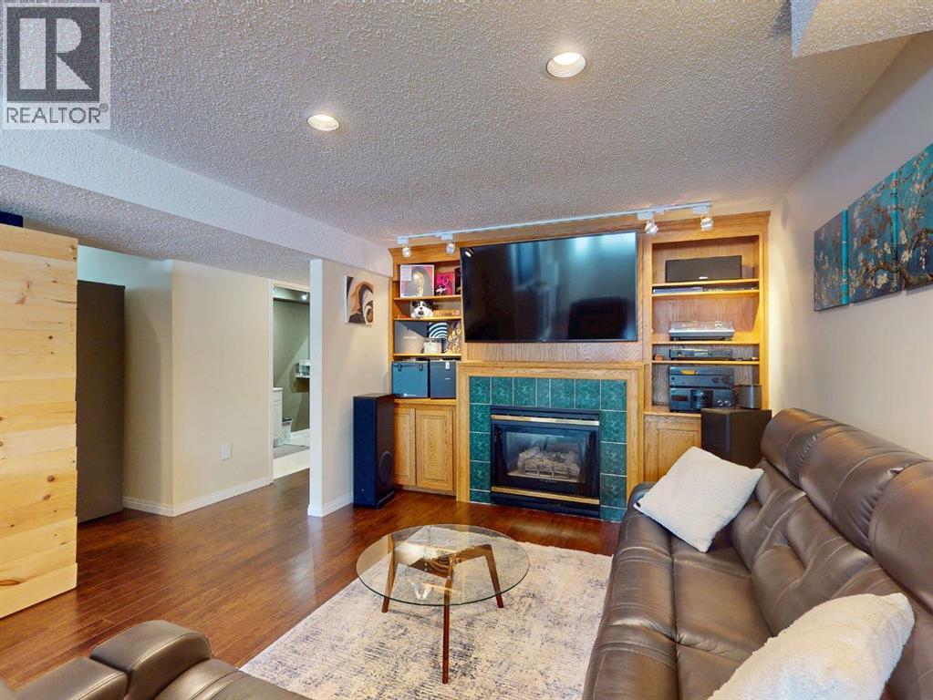 87 Hidden Green Nw, Calgary, Alberta  T3K 5K7 - Photo 32 - A2297562