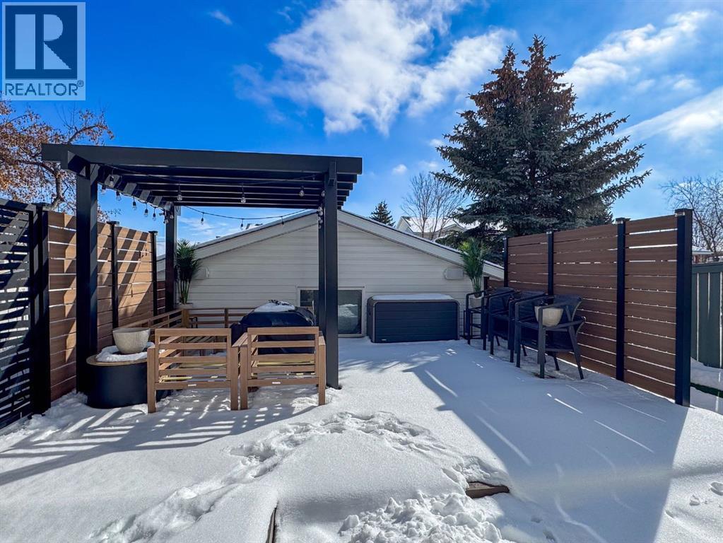 87 Hidden Green Nw, Calgary, Alberta  T3K 5K7 - Photo 5 - A2297562