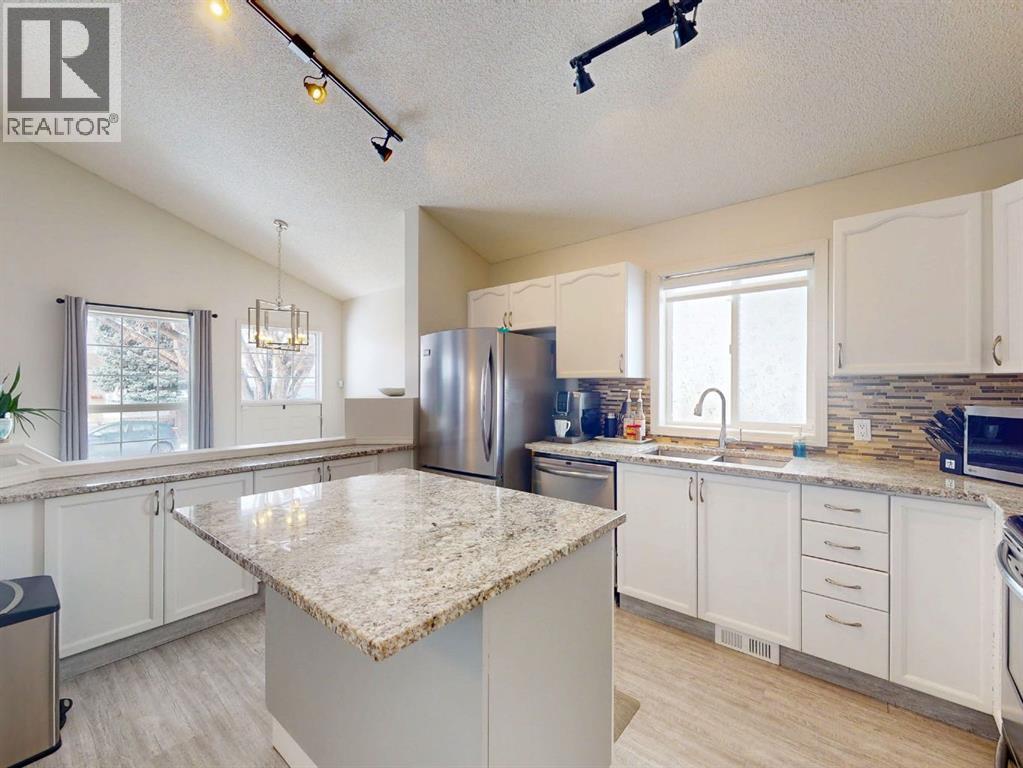 87 Hidden Green Nw, Calgary, Alberta  T3K 5K7 - Photo 19 - A2297562