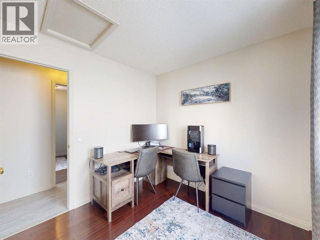 87 Hidden Green Nw, Calgary, Alberta  T3K 5K7 - Photo 23 - A2297562