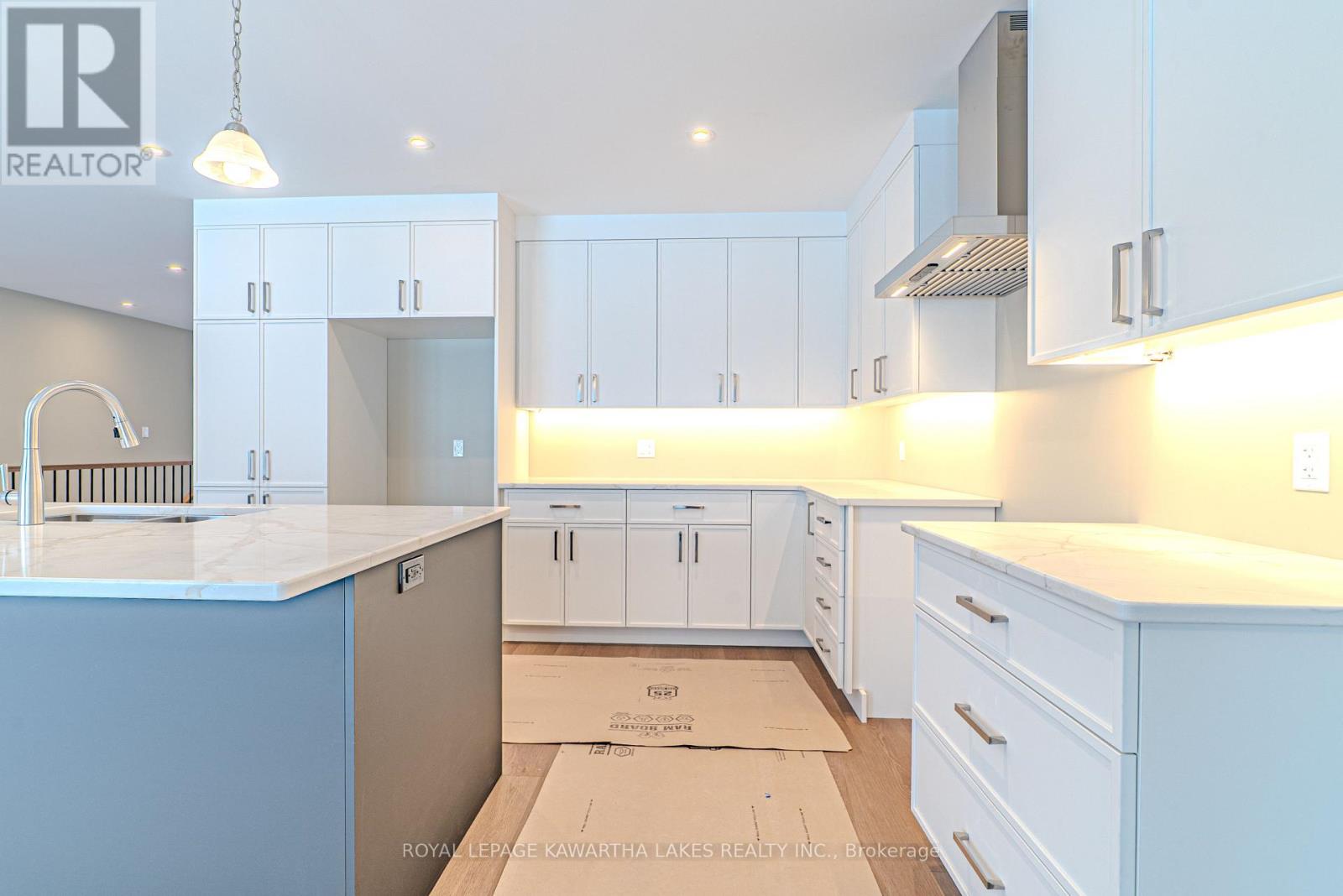 6 Patrick Street, Kawartha Lakes, Ontario  K0M 2B0 - Photo 13 - X12908556