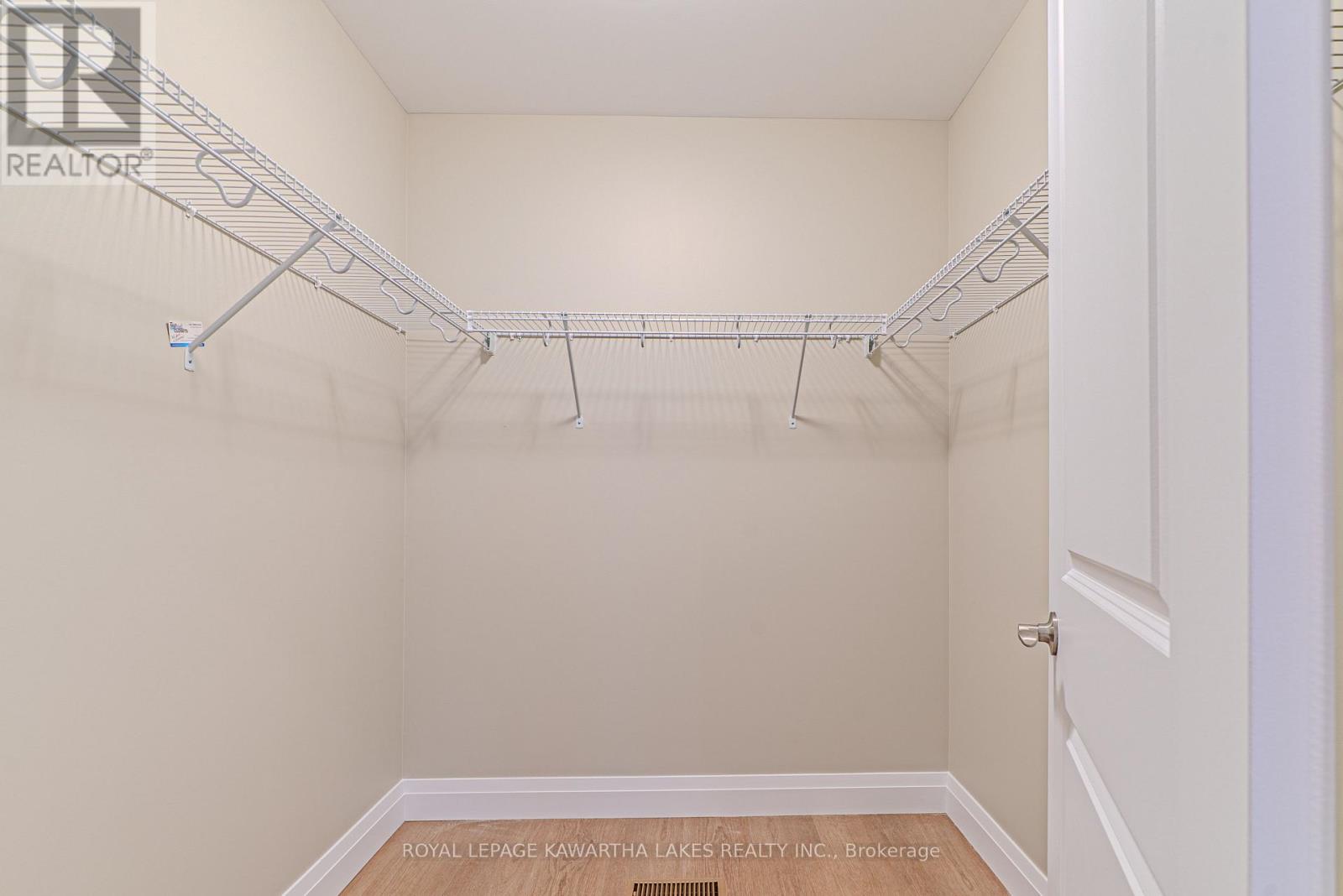 6 Patrick Street, Kawartha Lakes, Ontario  K0M 2B0 - Photo 22 - X12908556