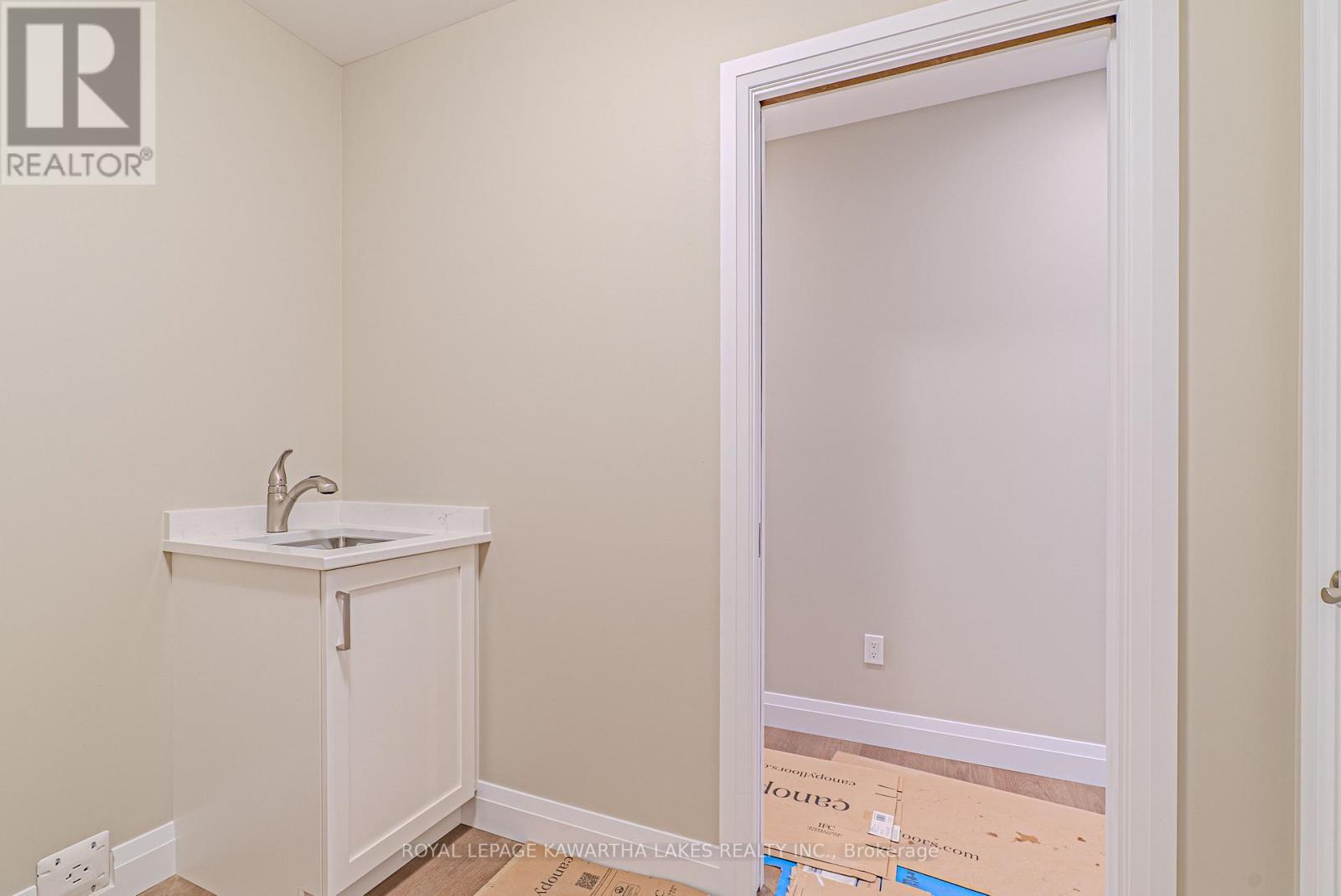 6 Patrick Street, Kawartha Lakes, Ontario  K0M 2B0 - Photo 23 - X12908556