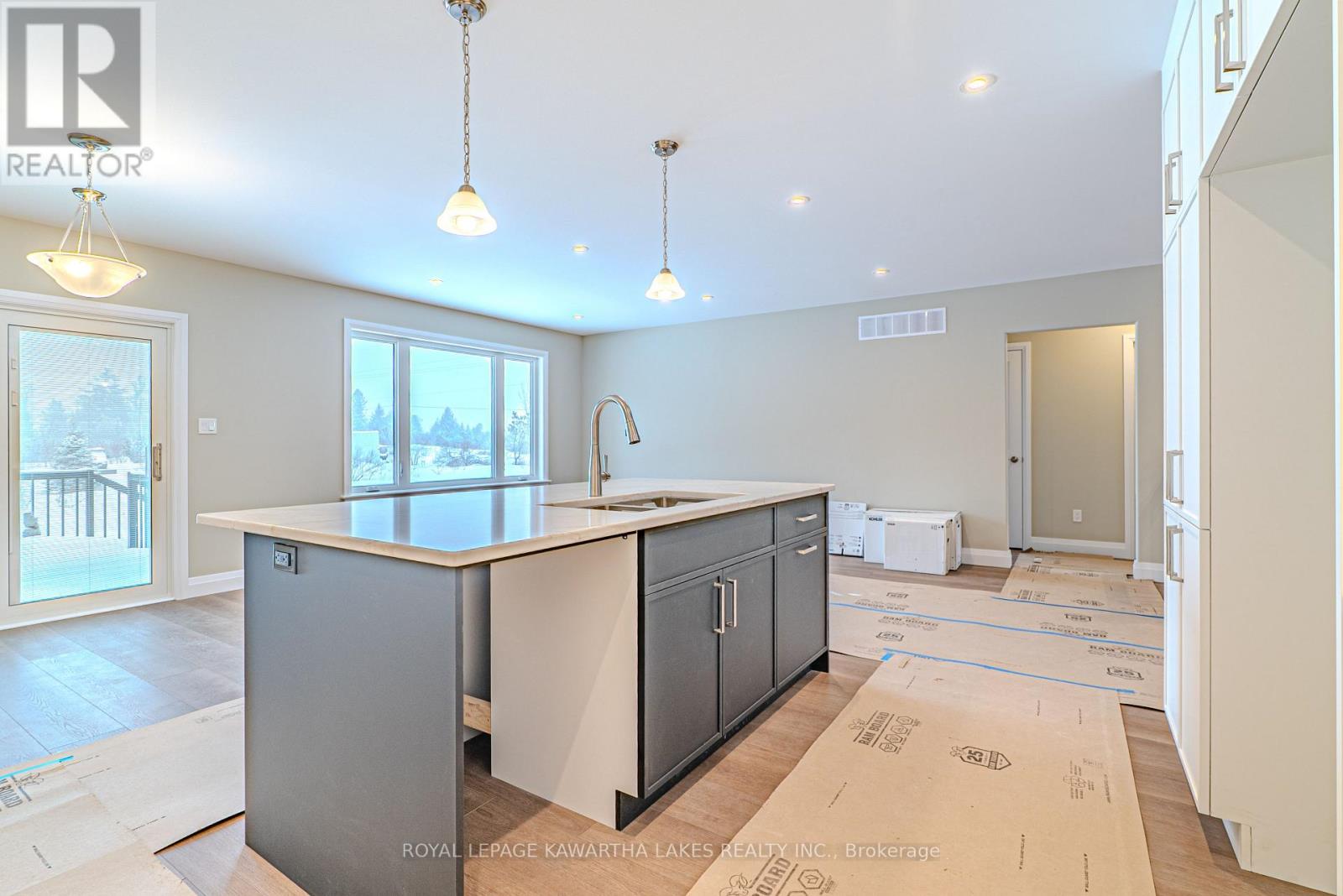 6 Patrick Street, Kawartha Lakes, Ontario  K0M 2B0 - Photo 17 - X12908556