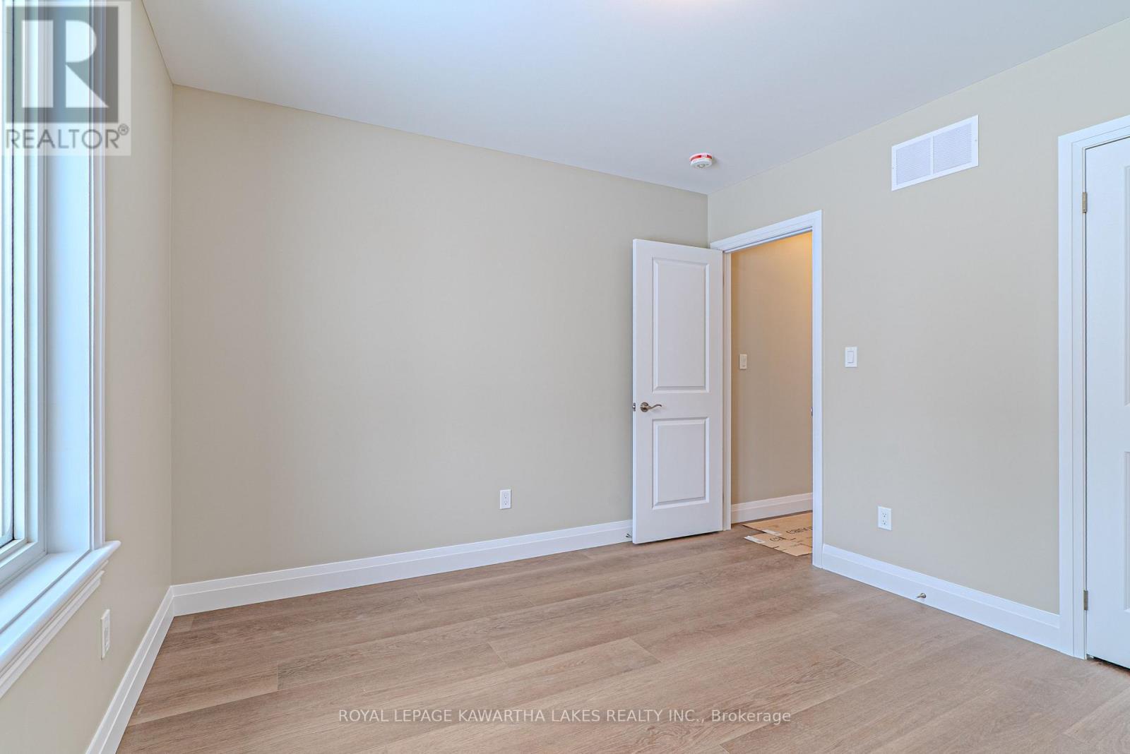 6 Patrick Street, Kawartha Lakes, Ontario  K0M 2B0 - Photo 28 - X12908556