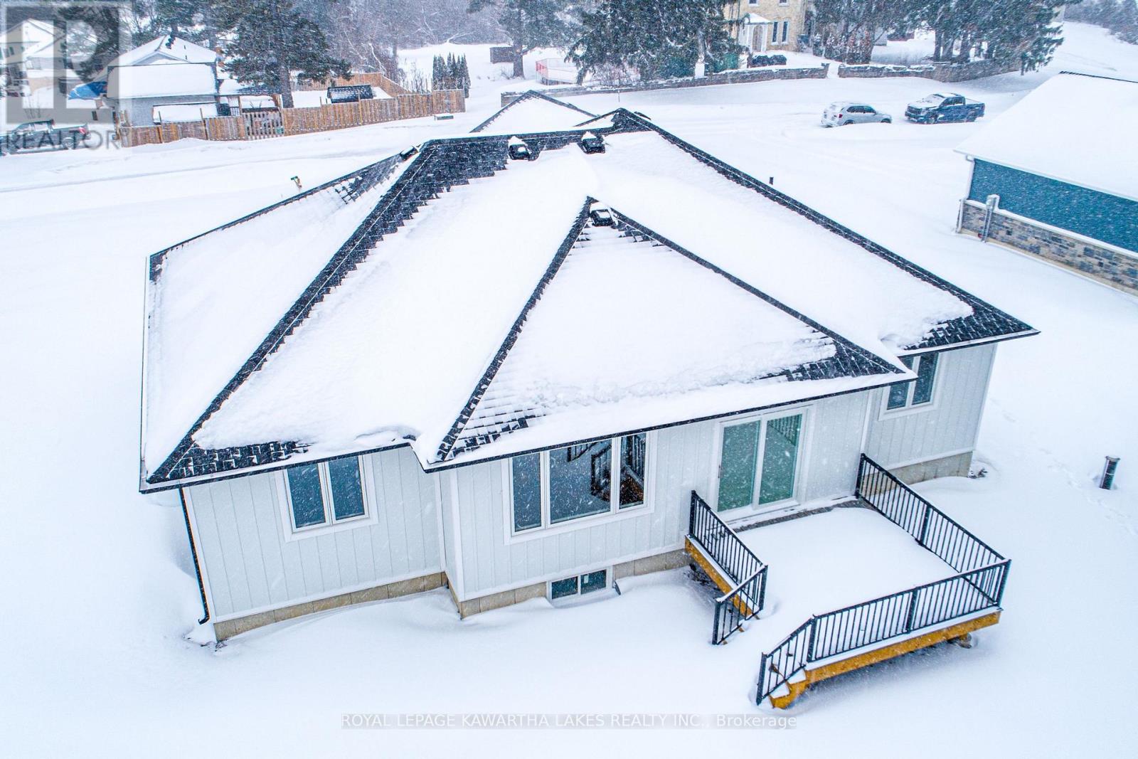 6 Patrick Street, Kawartha Lakes, Ontario  K0M 2B0 - Photo 33 - X12908556