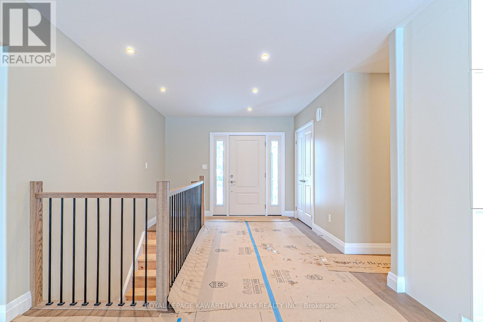 6 Patrick Street, Kawartha Lakes, Ontario  K0M 2B0 - Photo 7 - X12908556