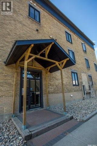 201 1304 Halifax Street, Regina, Saskatchewan  S4R 1V1 - Photo 2 - SK031817
