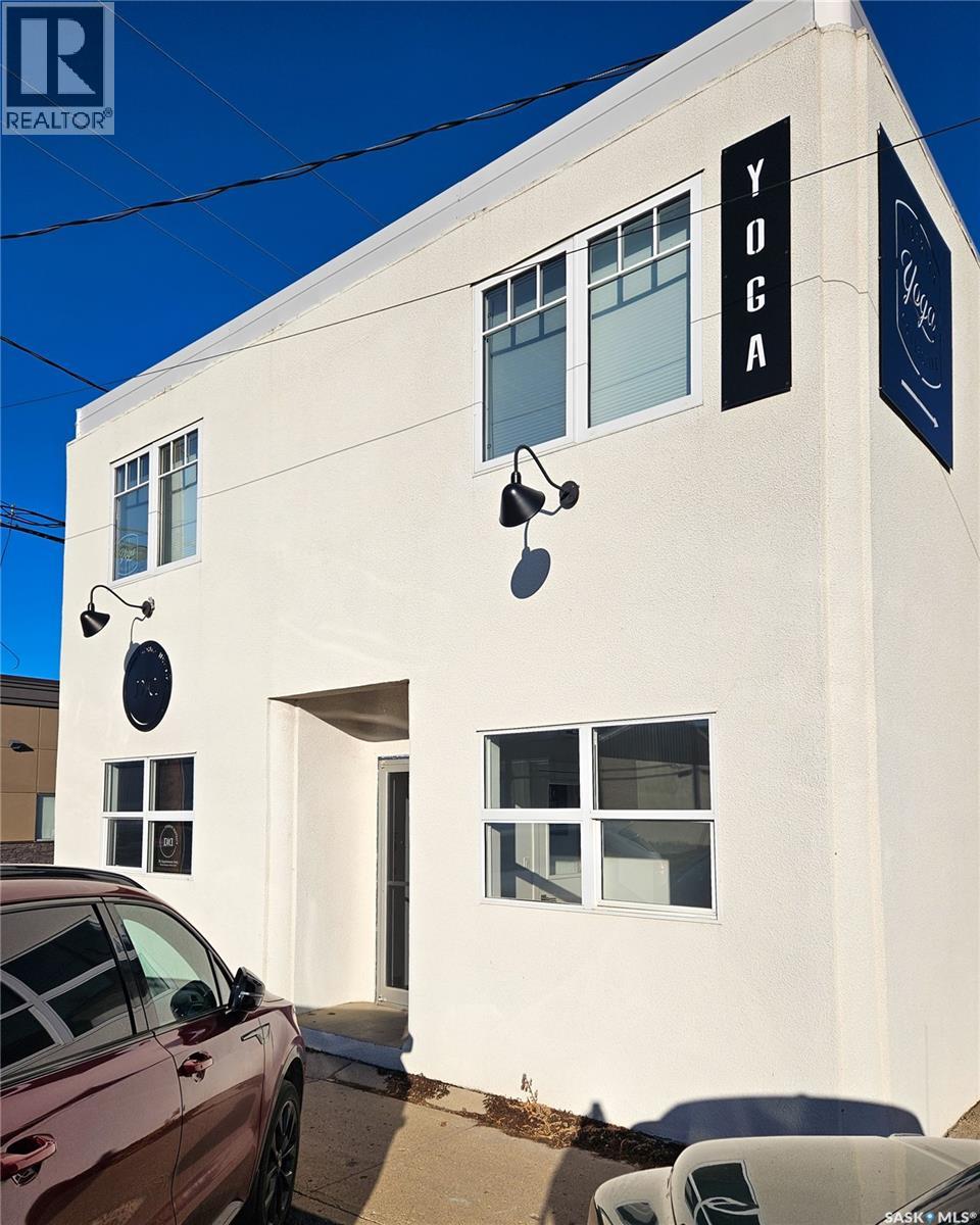 107 1st Avenue W, Rosetown, Saskatchewan  S0L 2V0 - Photo 1 - SK031762