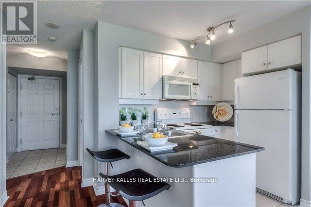 703 - 19 Barberry Place, Toronto, Ontario  M2K 3E3 - Photo 5 - C12945310