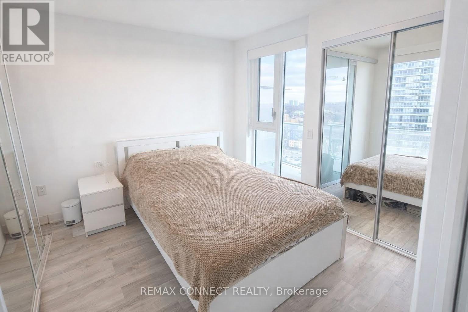 1706 - 100 Dalhousie Street, Toronto, Ontario  M5B 0C7 - Photo 4 - C12945364