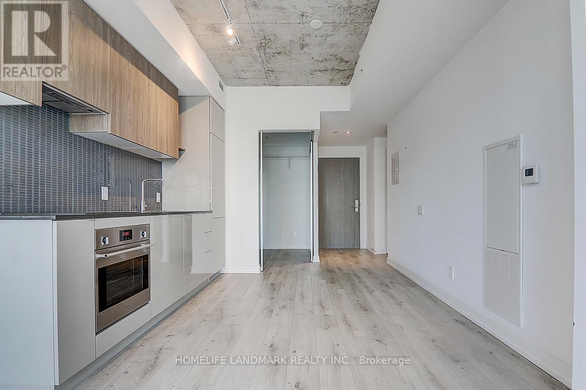 2811 - 161 Roehampton Avenue, Toronto, Ontario  M4P 1P9 - Photo 13 - C12945430