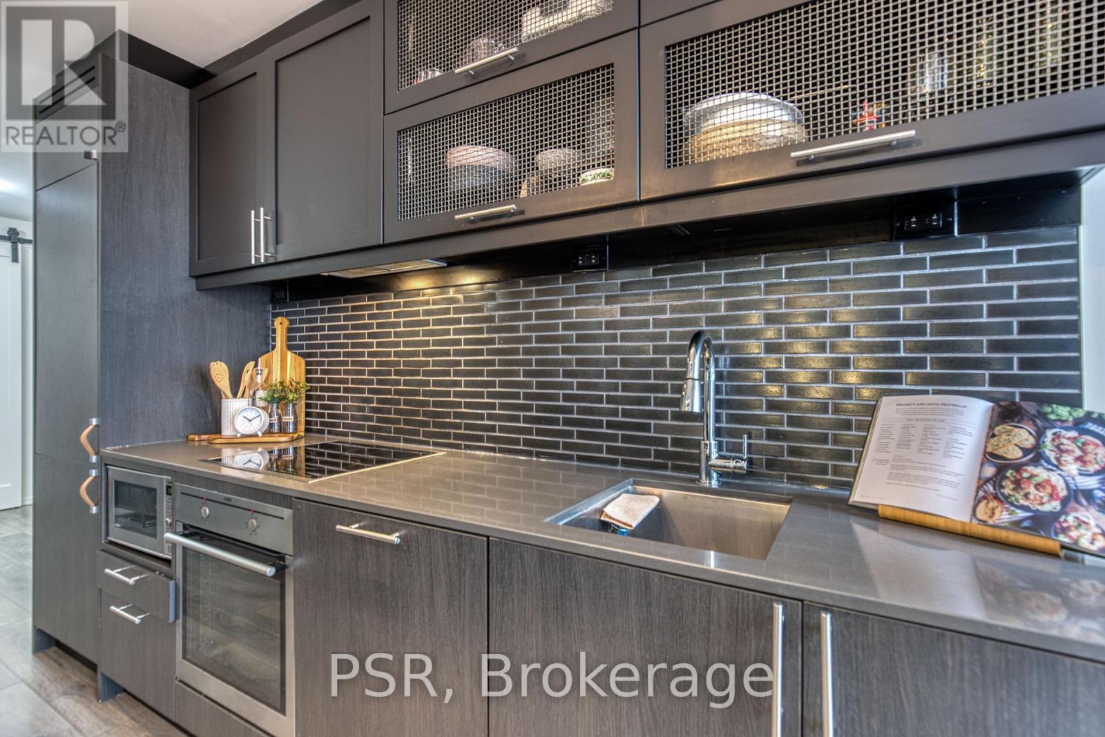 321 - 783 Bathurst Street, Toronto, Ontario  M5S 0A8 - Photo 2 - C12945460