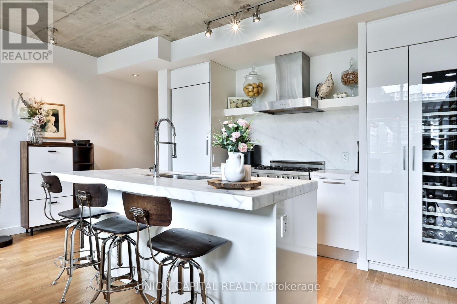 504 - 75 Portland Street, Toronto, Ontario  M5V 2M9 - Photo 11 - C12945490