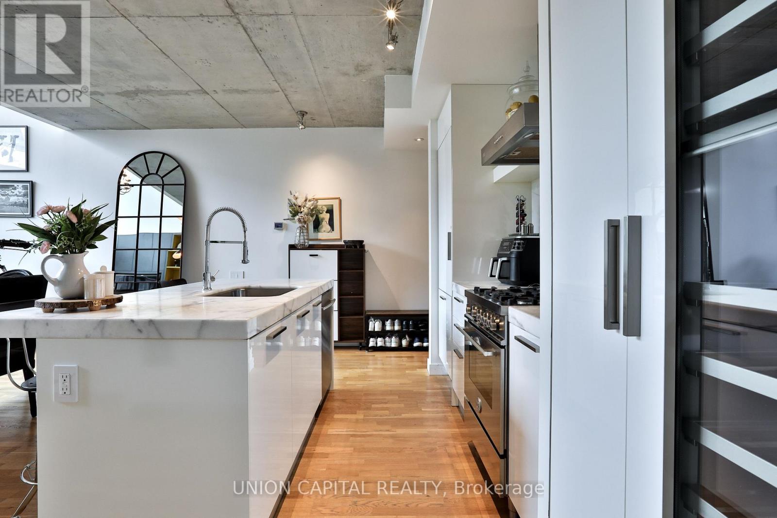 504 - 75 Portland Street, Toronto, Ontario  M5V 2M9 - Photo 12 - C12945490