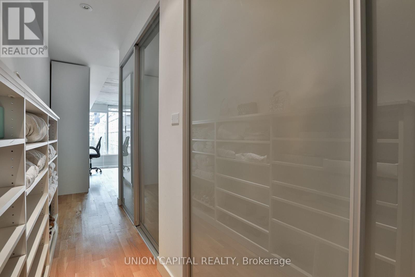 504 - 75 Portland Street, Toronto, Ontario  M5V 2M9 - Photo 33 - C12945490