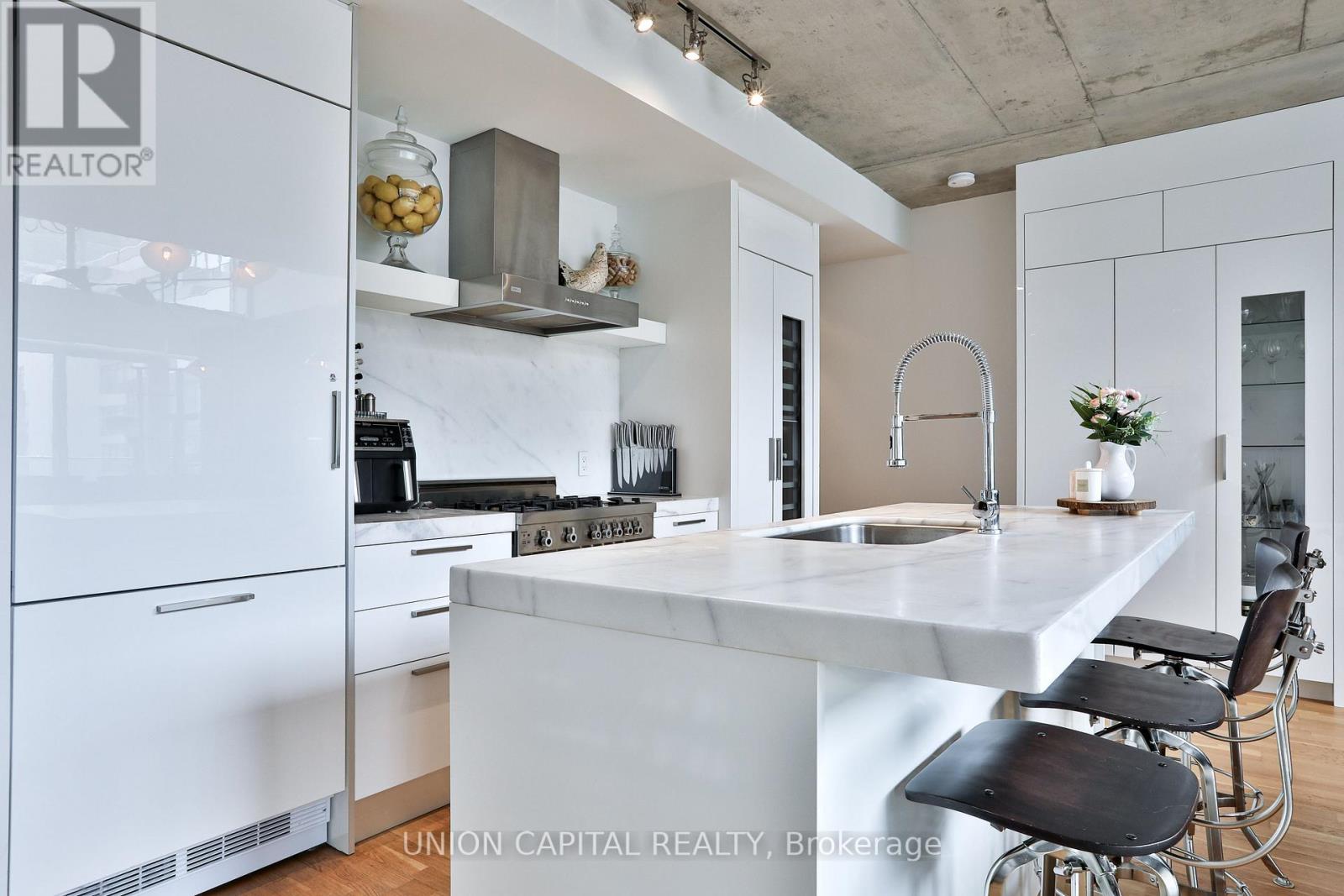 504 - 75 Portland Street, Toronto, Ontario  M5V 2M9 - Photo 9 - C12945490