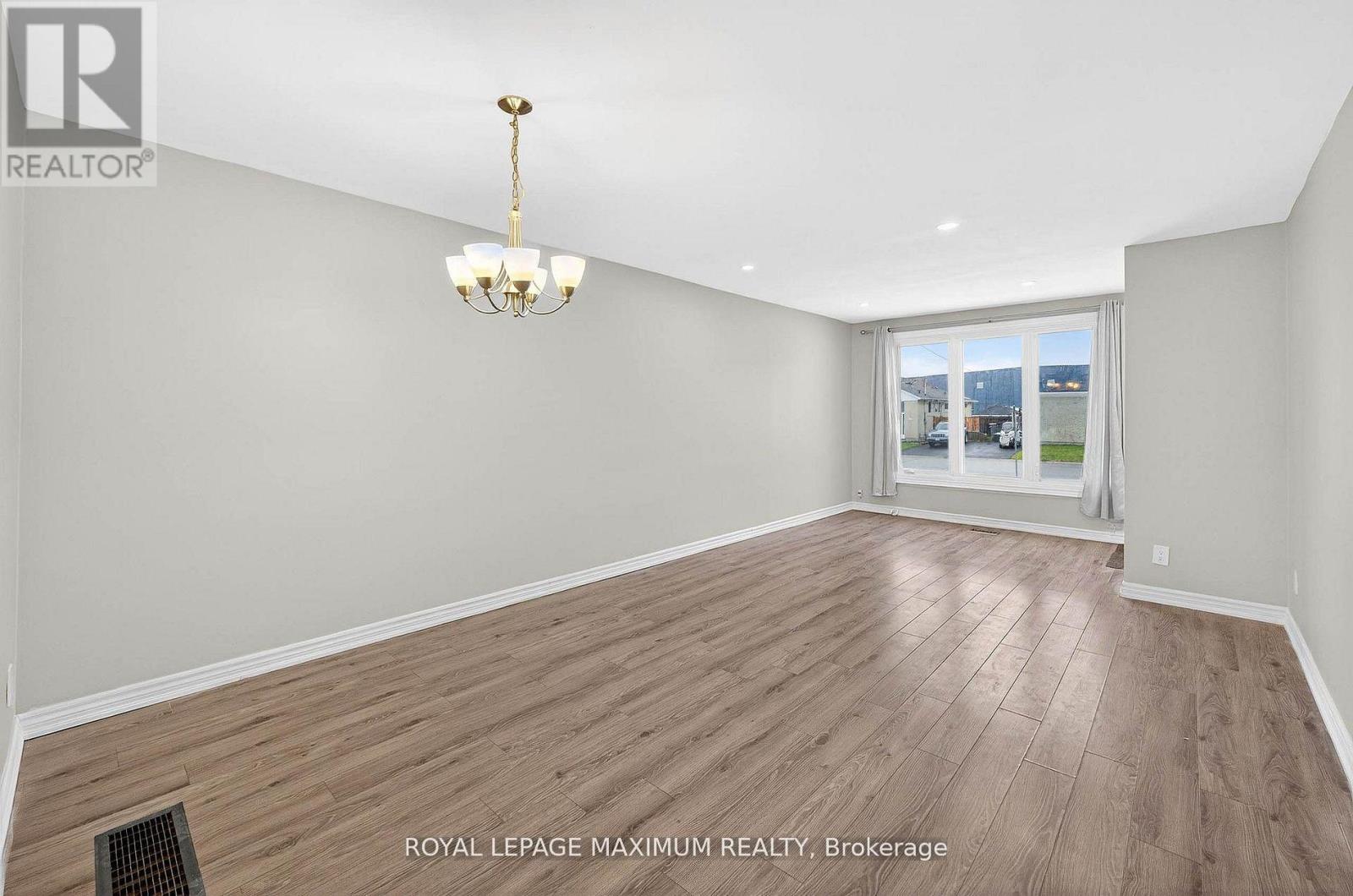 Upper - 362 Rosedale Drive, Whitby, Ontario  L1N 1Z4 - Photo 10 - E12945354