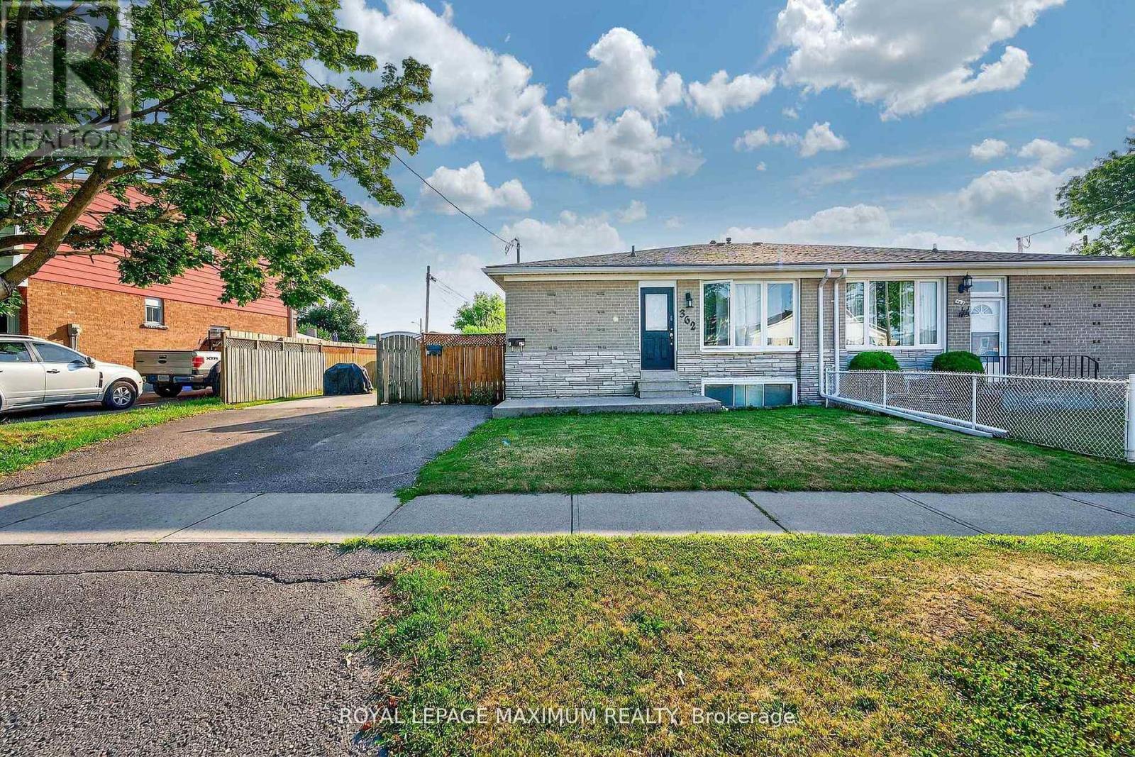 Upper - 362 Rosedale Drive, Whitby, Ontario  L1N 1Z4 - Photo 2 - E12945354