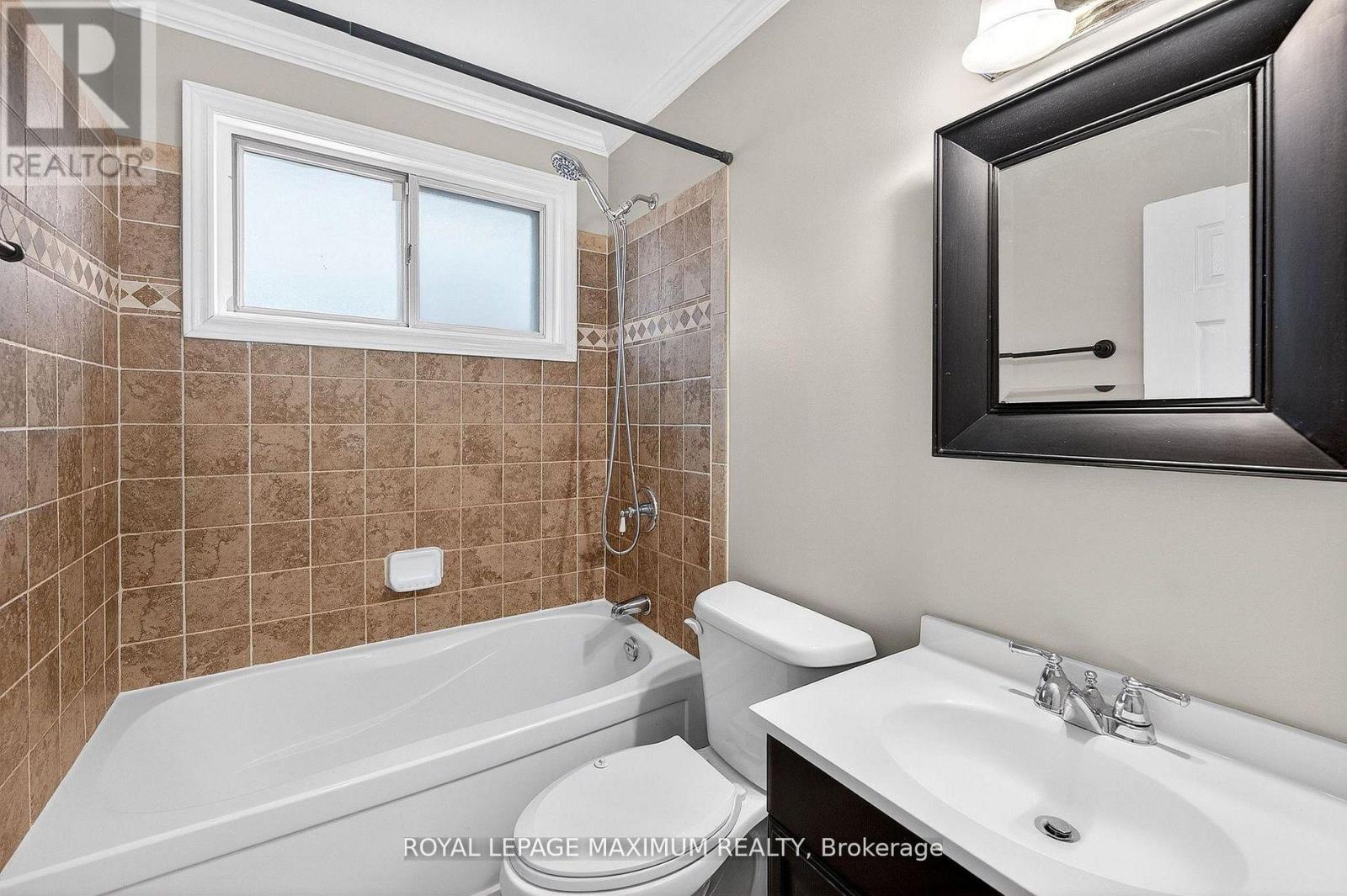 Upper - 362 Rosedale Drive, Whitby, Ontario  L1N 1Z4 - Photo 28 - E12945354