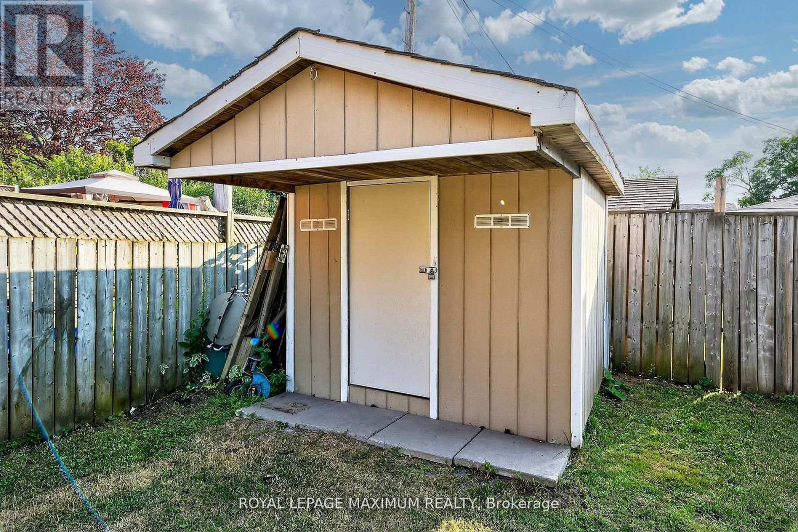 Upper - 362 Rosedale Drive, Whitby, Ontario  L1N 1Z4 - Photo 33 - E12945354