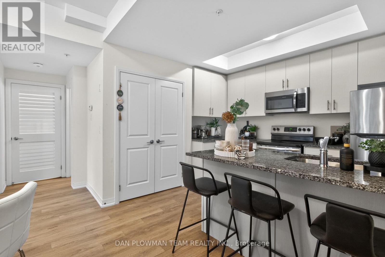 1001 - 2635 William Jackson Drive, Pickering, Ontario  L1X 0L5 - Photo 7 - E12945358