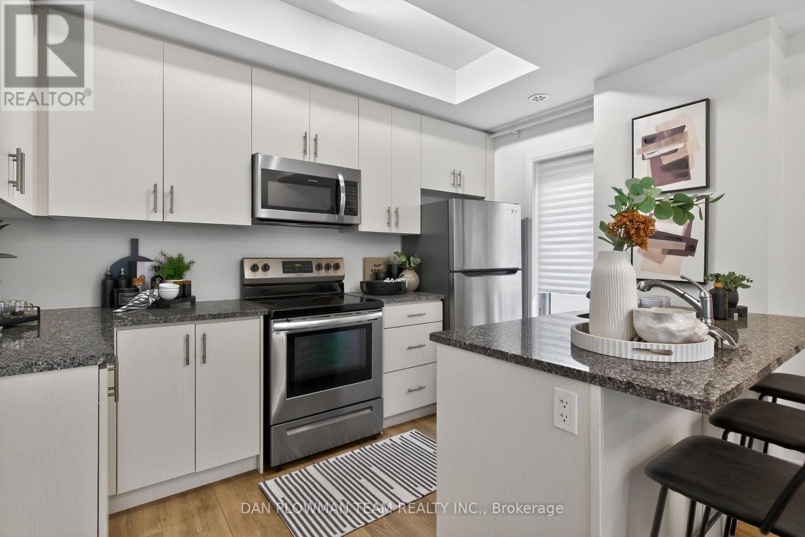 1001 - 2635 William Jackson Drive, Pickering, Ontario  L1X 0L5 - Photo 8 - E12945358