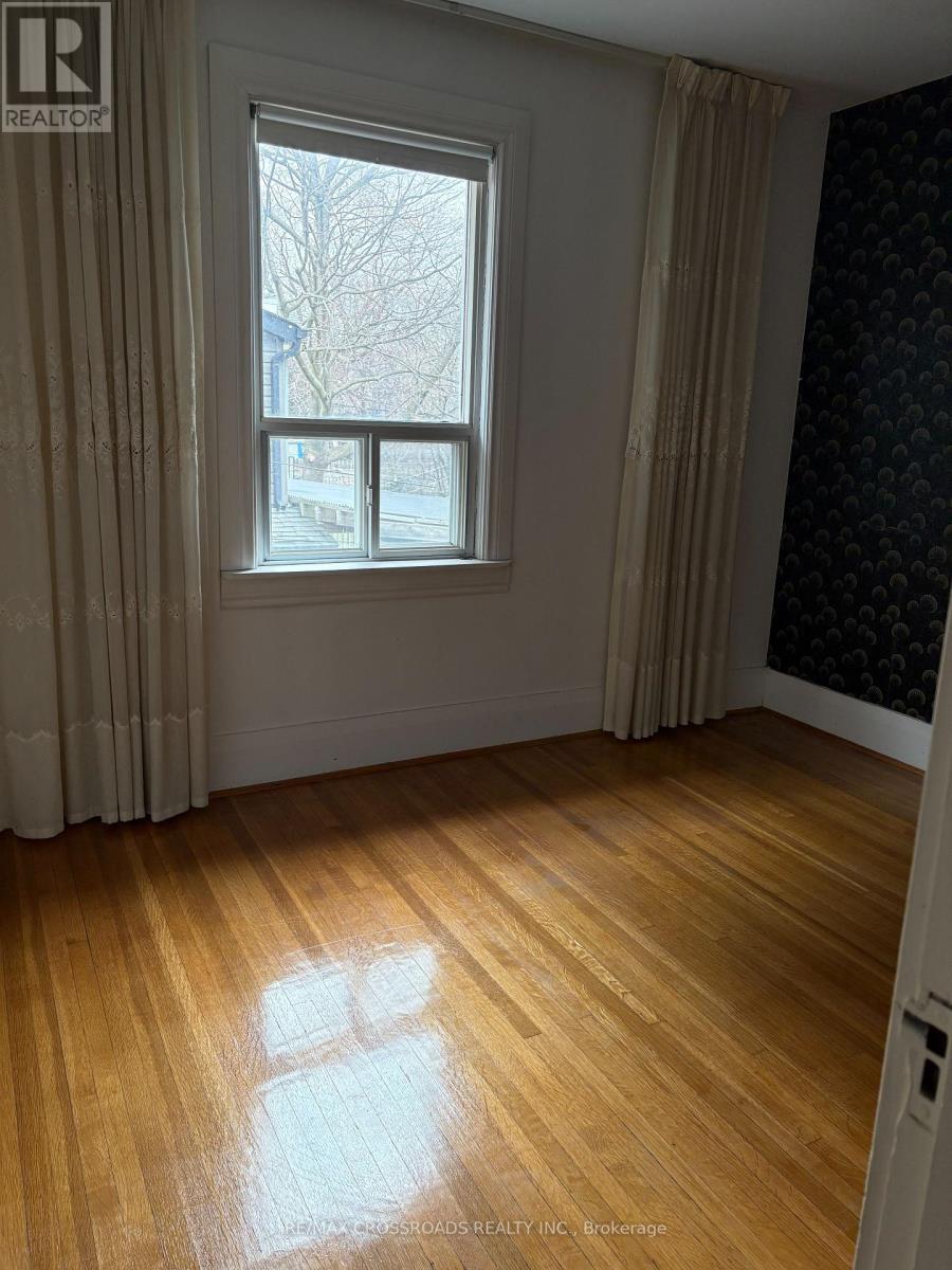 167 Woodfield Road, Toronto, Ontario  M4L 2W8 - Photo 5 - E12945408