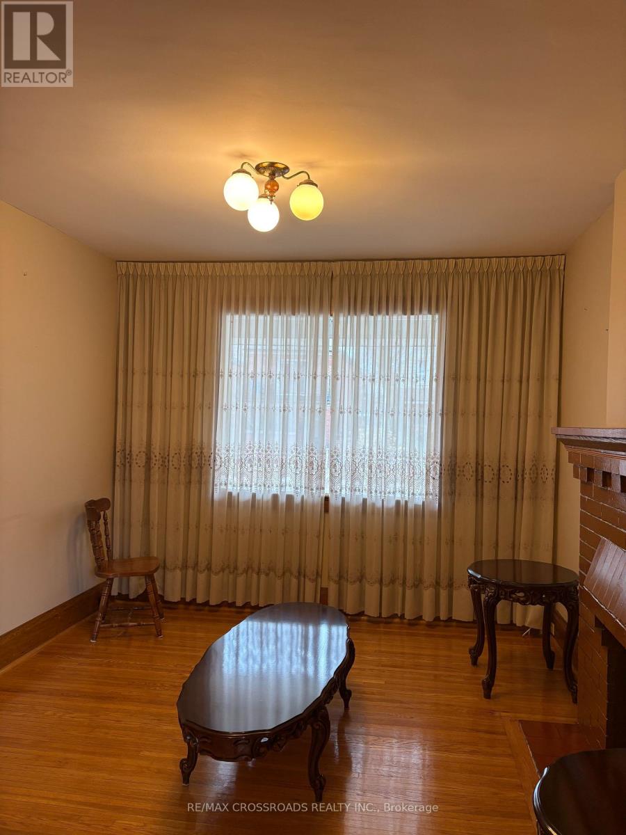 167 Woodfield Road, Toronto, Ontario  M4L 2W8 - Photo 6 - E12945408