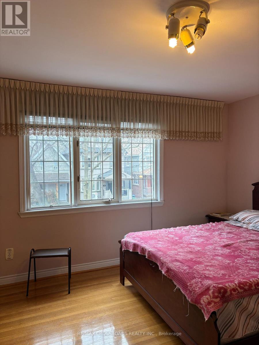 167 Woodfield Road, Toronto, Ontario  M4L 2W8 - Photo 9 - E12945408