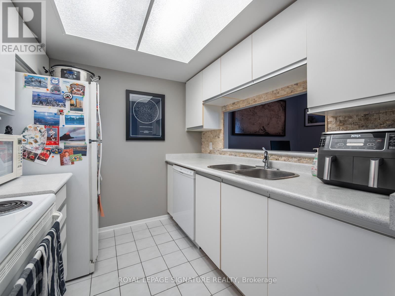 1404 - 2550 Lawrence Avenue E, Toronto, Ontario  M1P 4Z3 - Photo 17 - E12945432