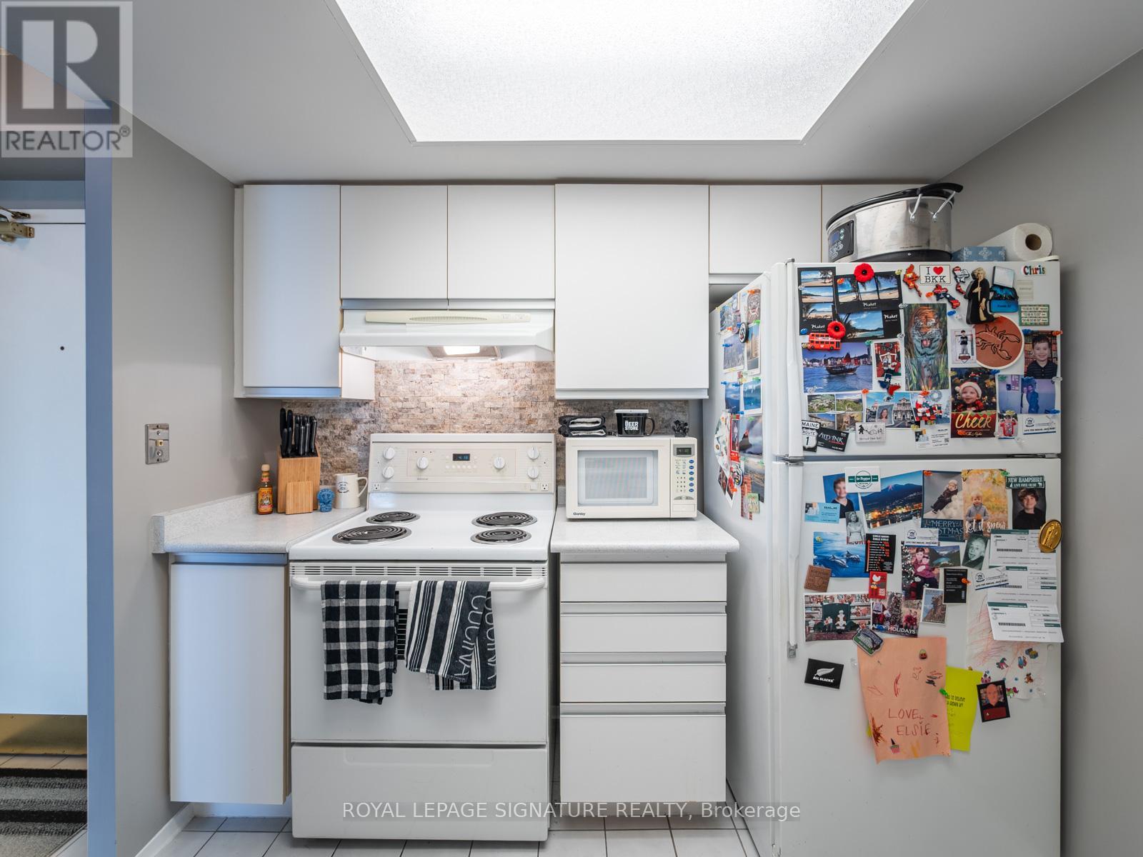 1404 - 2550 Lawrence Avenue E, Toronto, Ontario  M1P 4Z3 - Photo 18 - E12945432