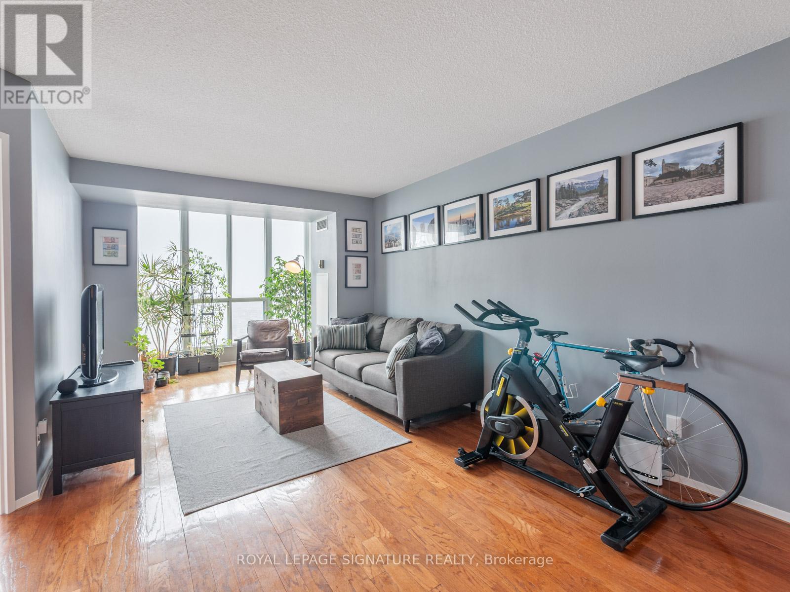 1404 - 2550 Lawrence Avenue E, Toronto, Ontario  M1P 4Z3 - Photo 4 - E12945432