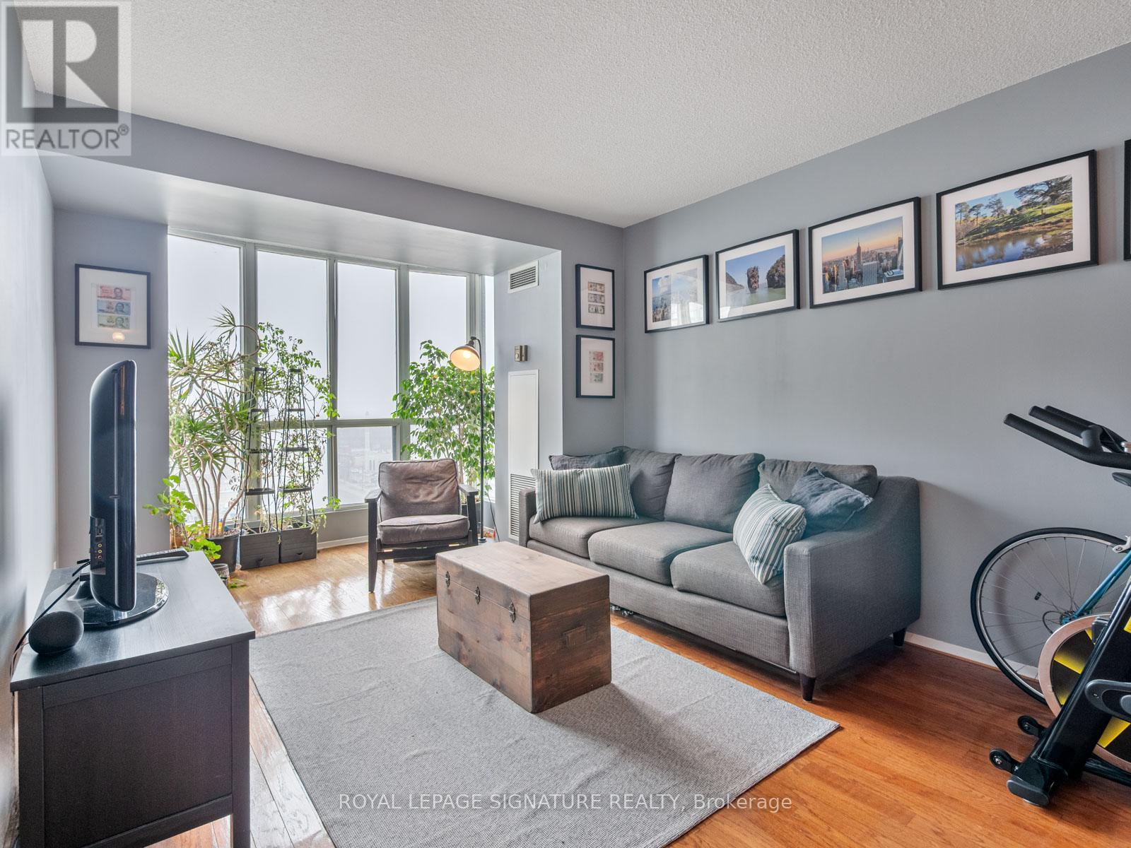 1404 - 2550 Lawrence Avenue E, Toronto, Ontario  M1P 4Z3 - Photo 5 - E12945432