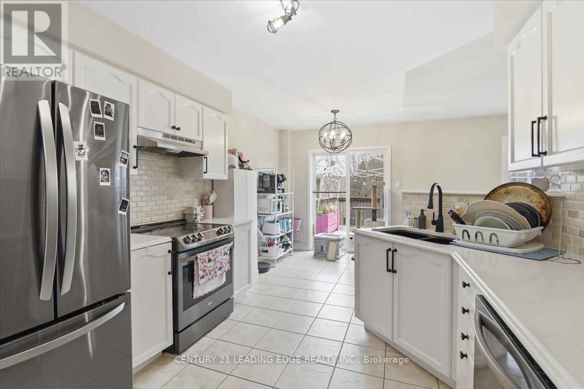 10 Crough Street, Clarington, Ontario  L1C 5M5 - Photo 6 - E12945436