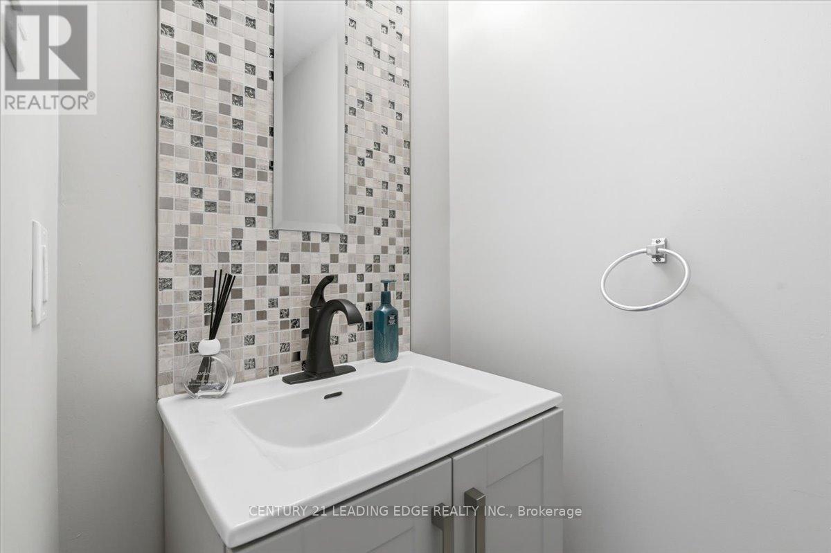 10 Crough Street, Clarington, Ontario  L1C 5M5 - Photo 8 - E12945436