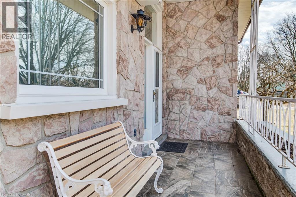 18 Champlain Crescent, Kitchener, Ontario  N2B 2Y6 - Photo 4 - 40816631