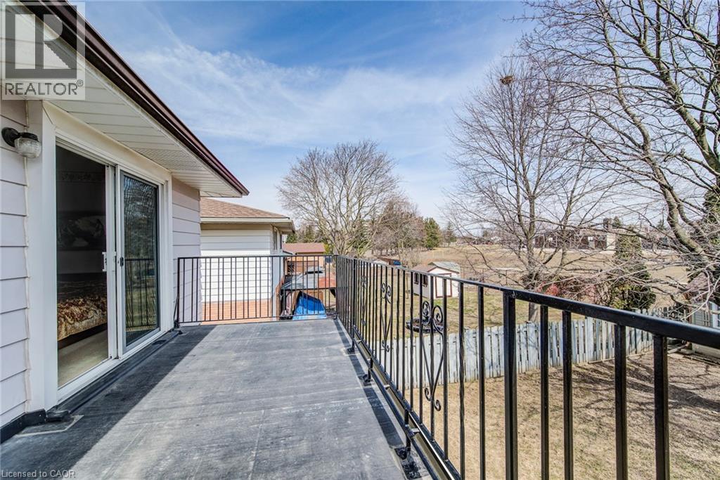 18 Champlain Crescent, Kitchener, Ontario  N2B 2Y6 - Photo 41 - 40816631