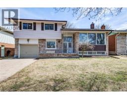 18 CHAMPLAIN Crescent, Kitchener, Ontario