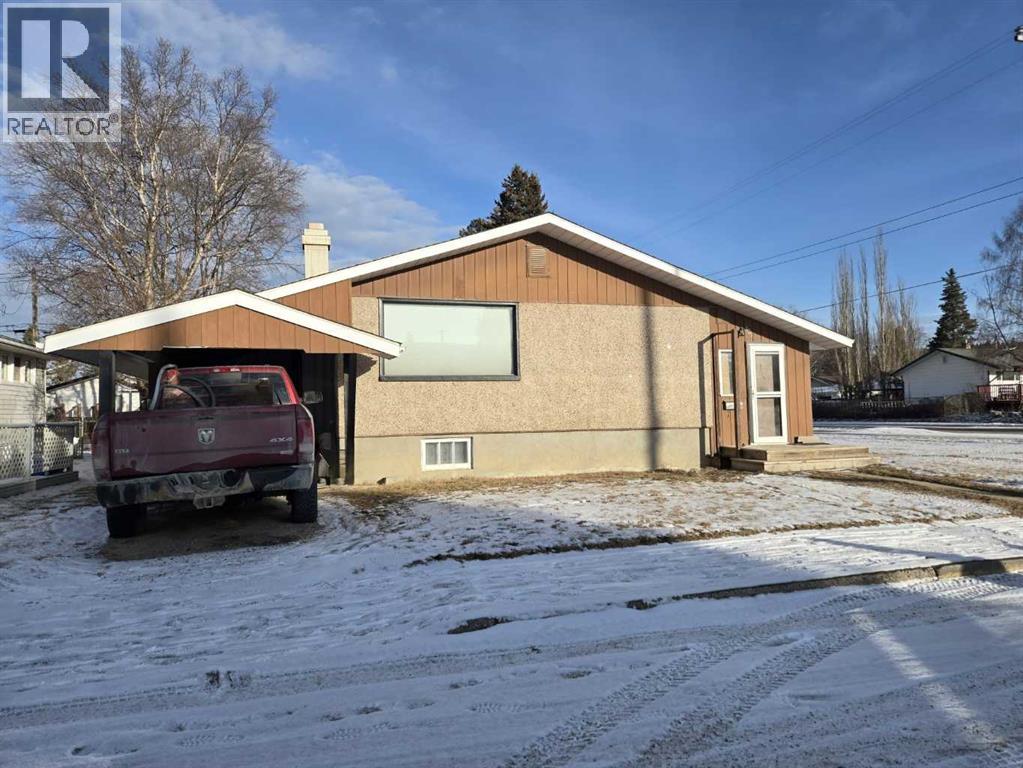 101 Simpson Street, Hinton, Alberta  T7V 1C2 - Photo 2 - A2281375