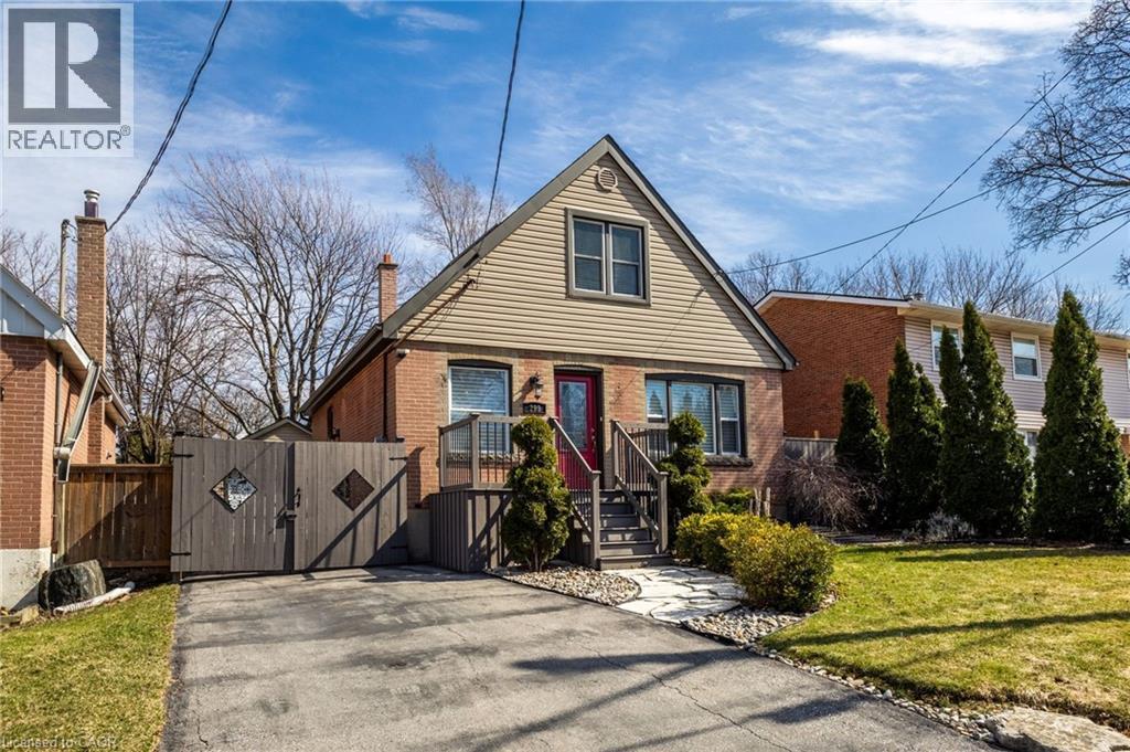 299 East 24th Street, Hamilton, Ontario  L8V 2Y7 - Photo 2 - 40814341