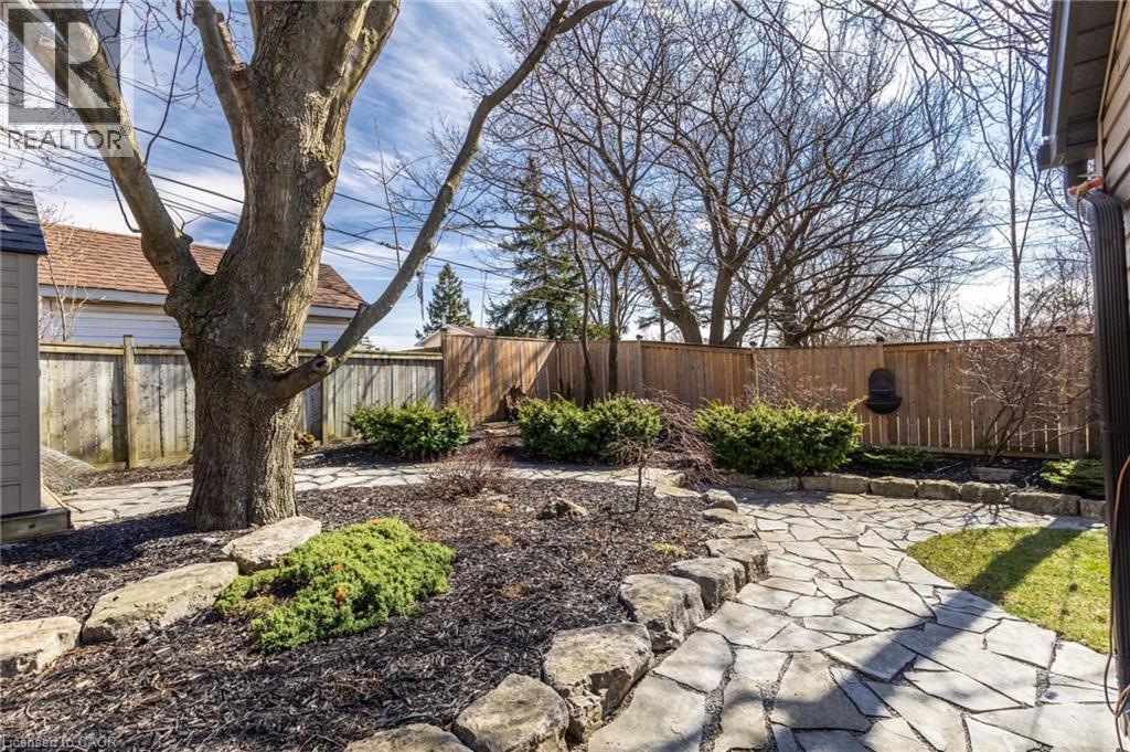 299 East 24th Street, Hamilton, Ontario  L8V 2Y7 - Photo 33 - 40814341