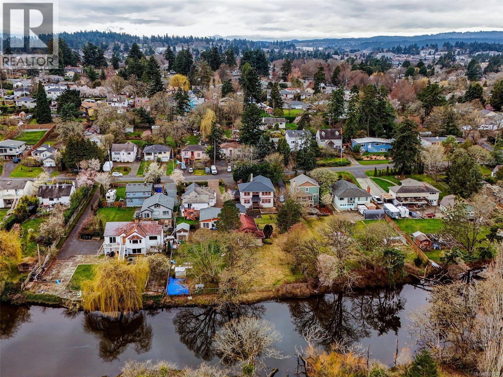 756 Newbury St, Saanich, British Columbia