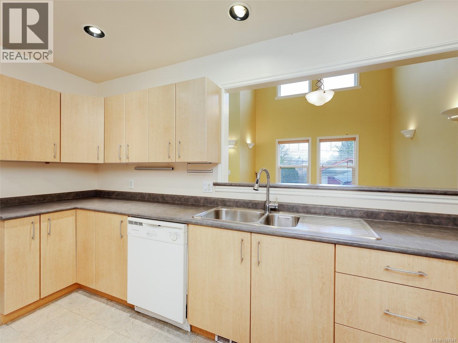 756 Newbury St, Saanich, British Columbia  V9A 2C1 - Photo 13 - 1027547