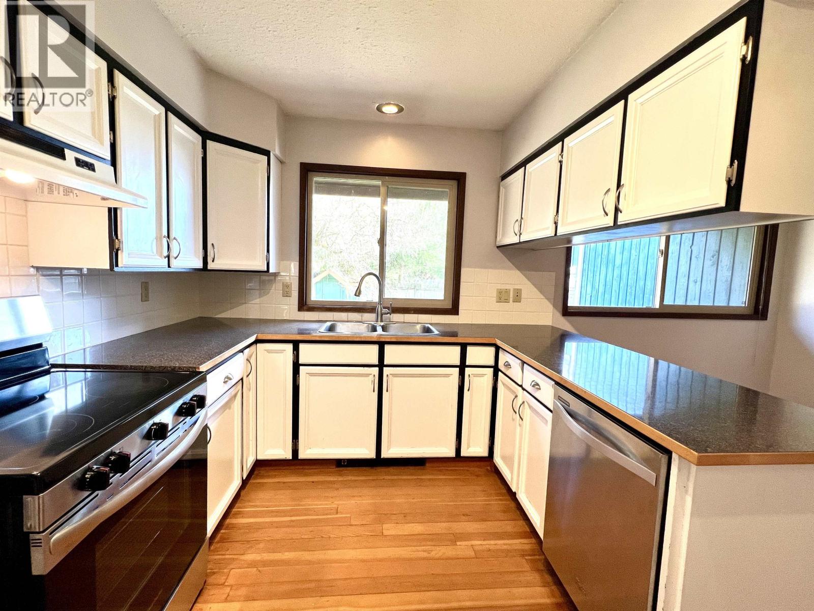 873 Poplar Lane, Gibsons, British Columbia  V0N 1V8 - Photo 7 - R3103984