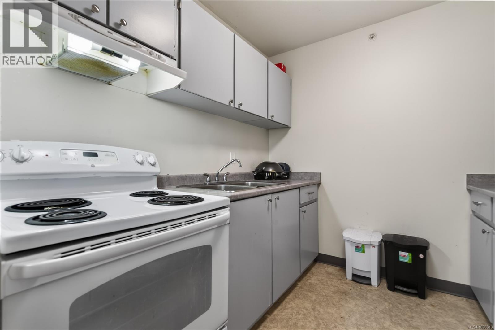 204 872 Island Hwy S, Campbell River, British Columbia  V9W 1A8 - Photo 10 - 1030010