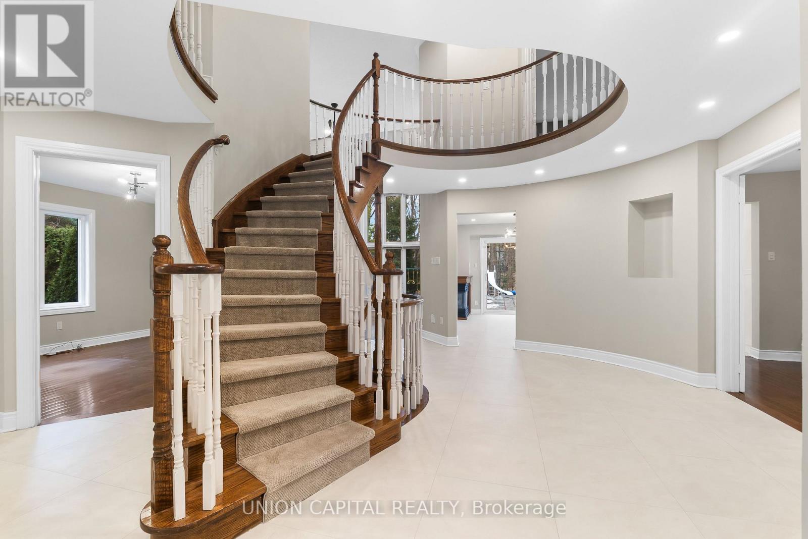 86 Charing Crescent, Aurora, Ontario  L4G 6P5 - Photo 6 - N12945498